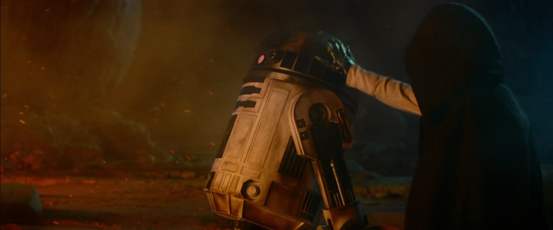 Illustration for article titled All the Stuff From The Force Awakens Trailers That Wasn't in the Movie